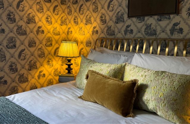 Bath accommodation