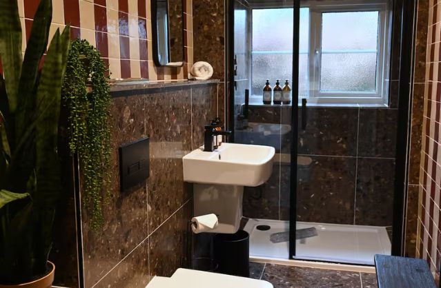 Bath accommodation
